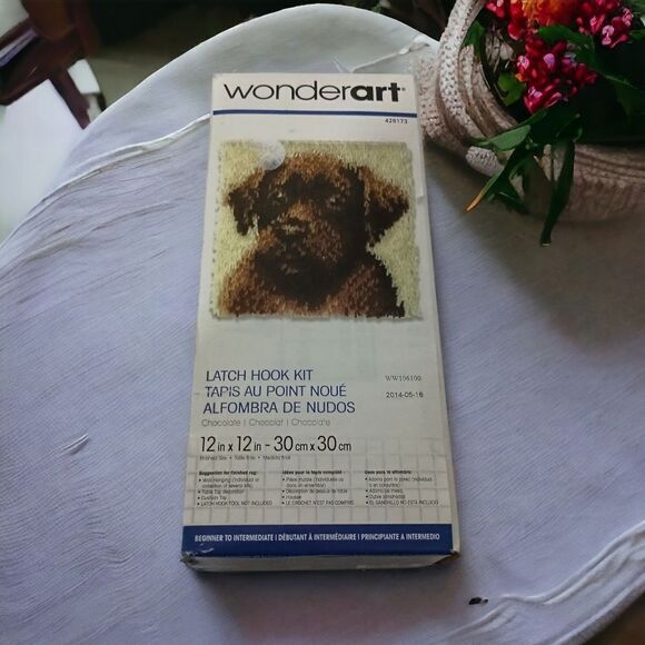 Wonderart Chocolate Lab Latch Hook Rug Kit Dog Pillow 12 x 12 NEW Open Box Caron - Picture 10 of 15